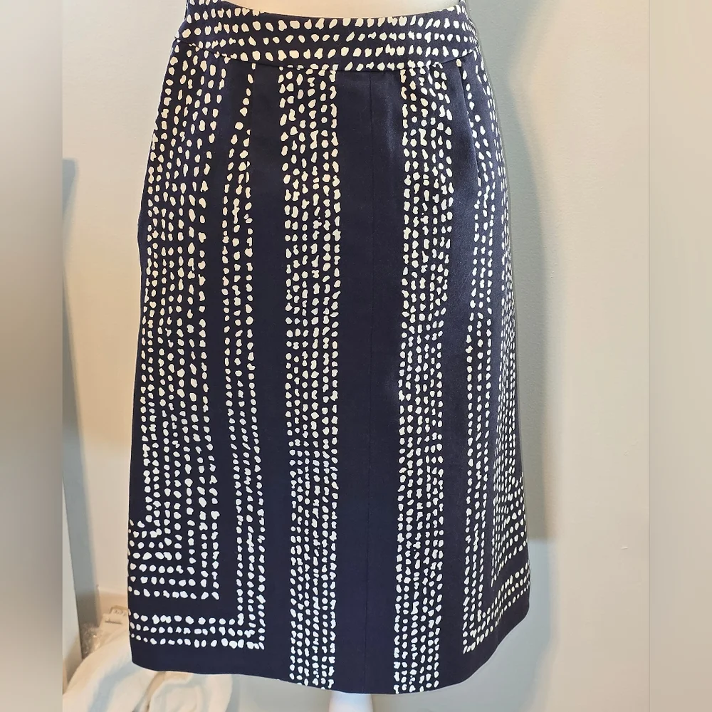 Boden A-Line Navy and White Skirt Women's Size 2R - Picture 3 of 7